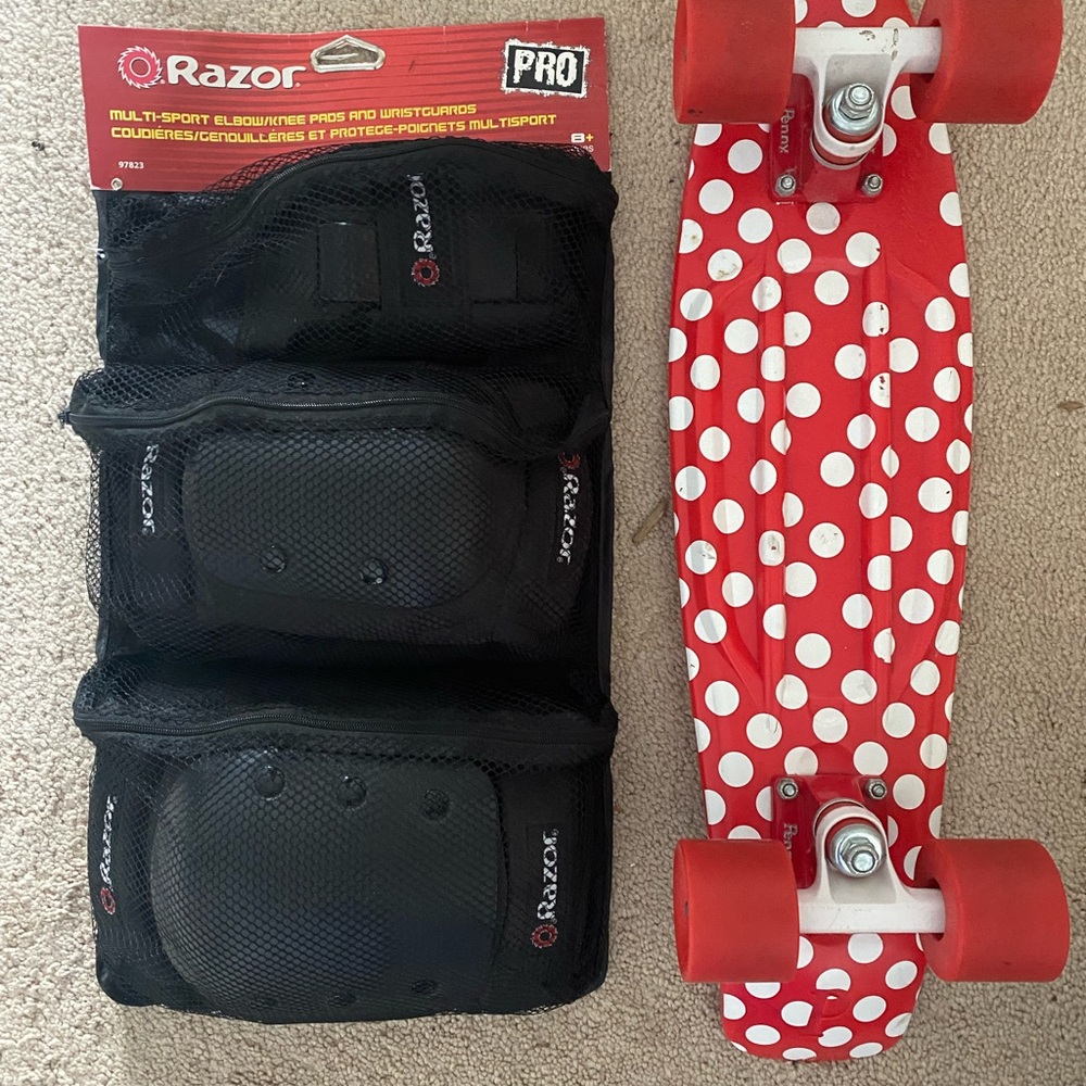 Penny board; elbow, knee and wrist pads included